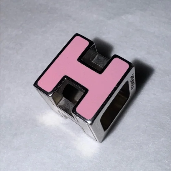 Hermès AUTHENTIC H Cube Cage d’H d’Ash Silver Bubblegum Pink Block Pendant - Picture 2 of 16